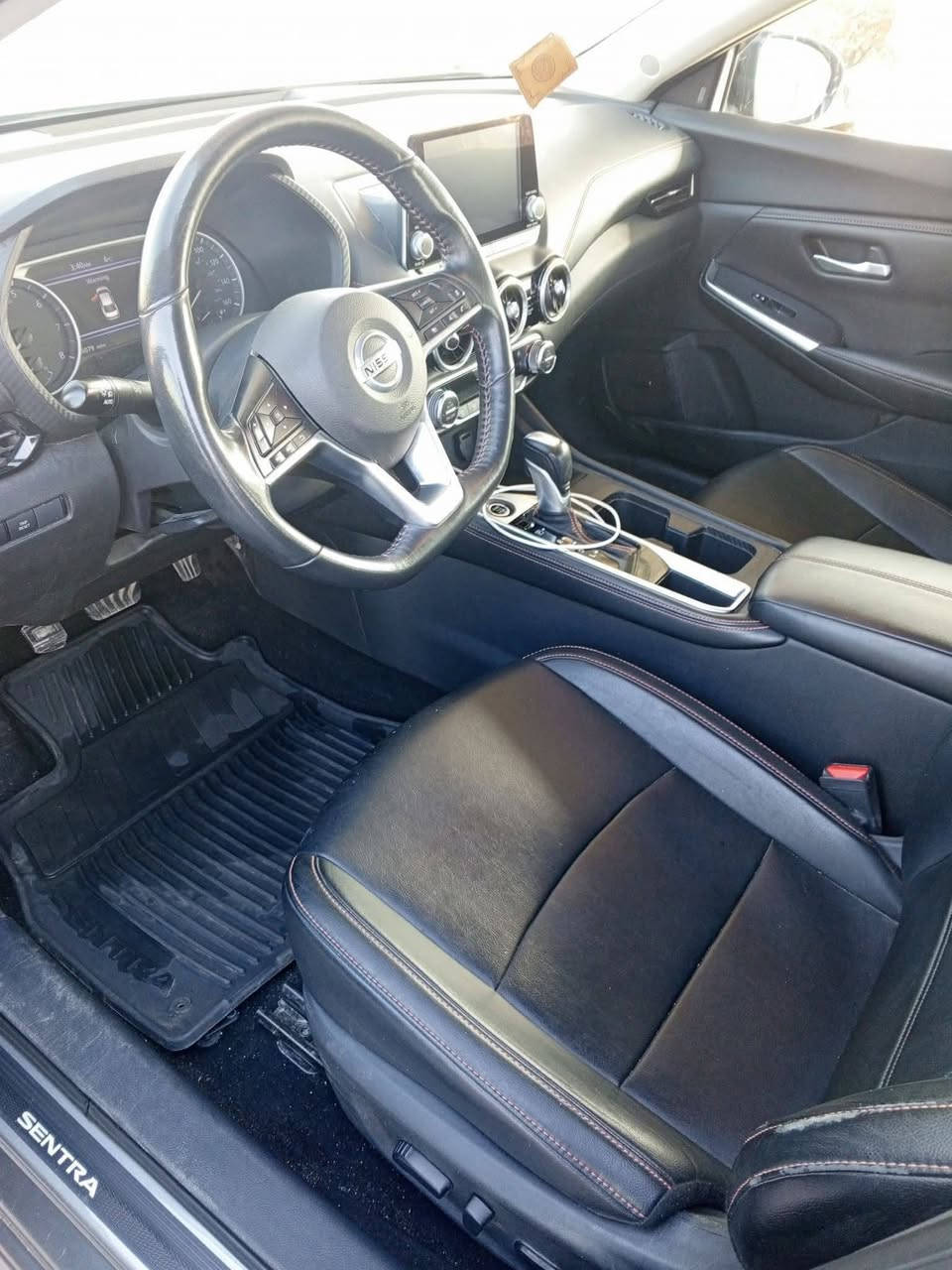 نيسان سنترا SR2022(الشكل الجديد) 
موديل : 2022 رقم بغداد معوقين (المعواق ولد شاب يداوم وزارة الصحه)
الصنف : SR رياضي  فوال مواصفات واحد على واحد
سعه المحرك : 2000 cc 

الوارد :وارد امريكي حادث تخريب  

السعر135
المواصفات:
• بصمه تشغيل
•بصمه ابواب كشنات جلد
•ويل كاب SR رياضي 
•شاشه:فتح سقف سلايت
•كامرات اربعه امامي وخلفي وجانبي  (نظام مساعدة عدم الانحراف عن الطريق)
•رادار امامي للوقوف المفاجئ 
رادار جانبين
•رادار خلفي للوقوف المفاجئ 
•حساس مرايا جانبيه
•تحديد مسار
• قياده ذاتيه  
• تشغيل عن بعد 
• تحكم ستيرن
•مثبت سرعه
• بلوتوث  
•حجر بيئه بلادي بجم كبس وجميع اربيكات سليمه مكفوله من لغد وشاصي
 تواصل عل (***********) متواجد عل خاص أو وتساب
