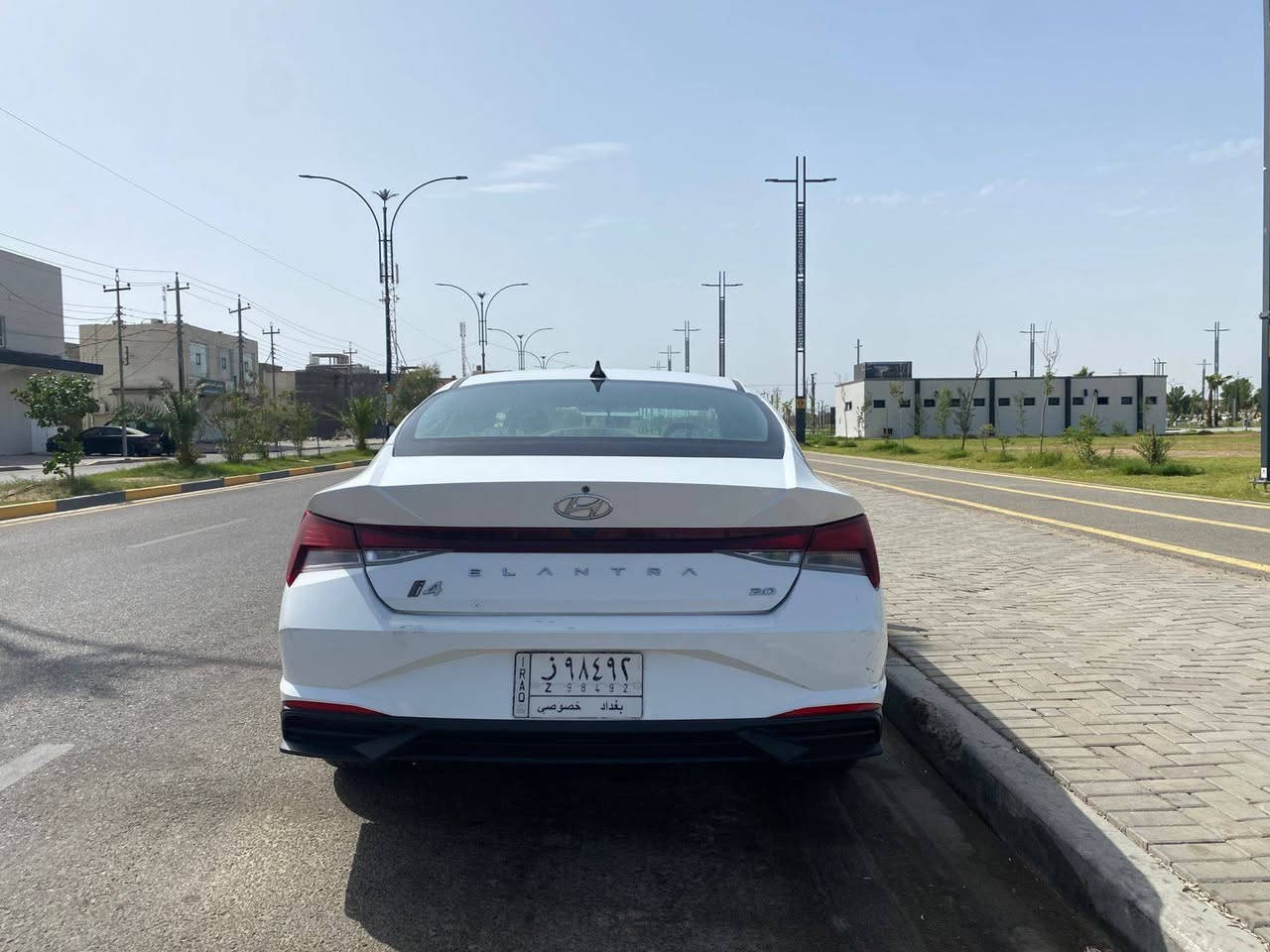 النترا خليجي مديل ٢٠٢١ 
مواصفات نص فول والتبريد قطعتين والمحرك ٢٠٠٠ دوش 
السياره بدون حادث فقط تكحيل زلوغ 
وبيها بارد خفيف باب الي خلف السايق 
رقمها بغداد اقساط باقيلها سنه استقطاع مباشر من الموضف راعيها من بغداد مدينه الصدر يسويلك وكاله بينما تخلص اقساطها وتتحول 
*********** 
مكاني البصره
السعر142
