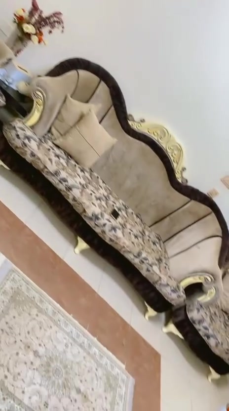 تخم عشر مقاعد مابي اي ضرر للبيع نظيف مكان شارع فلسطين *********** سعر ٣٥٠
