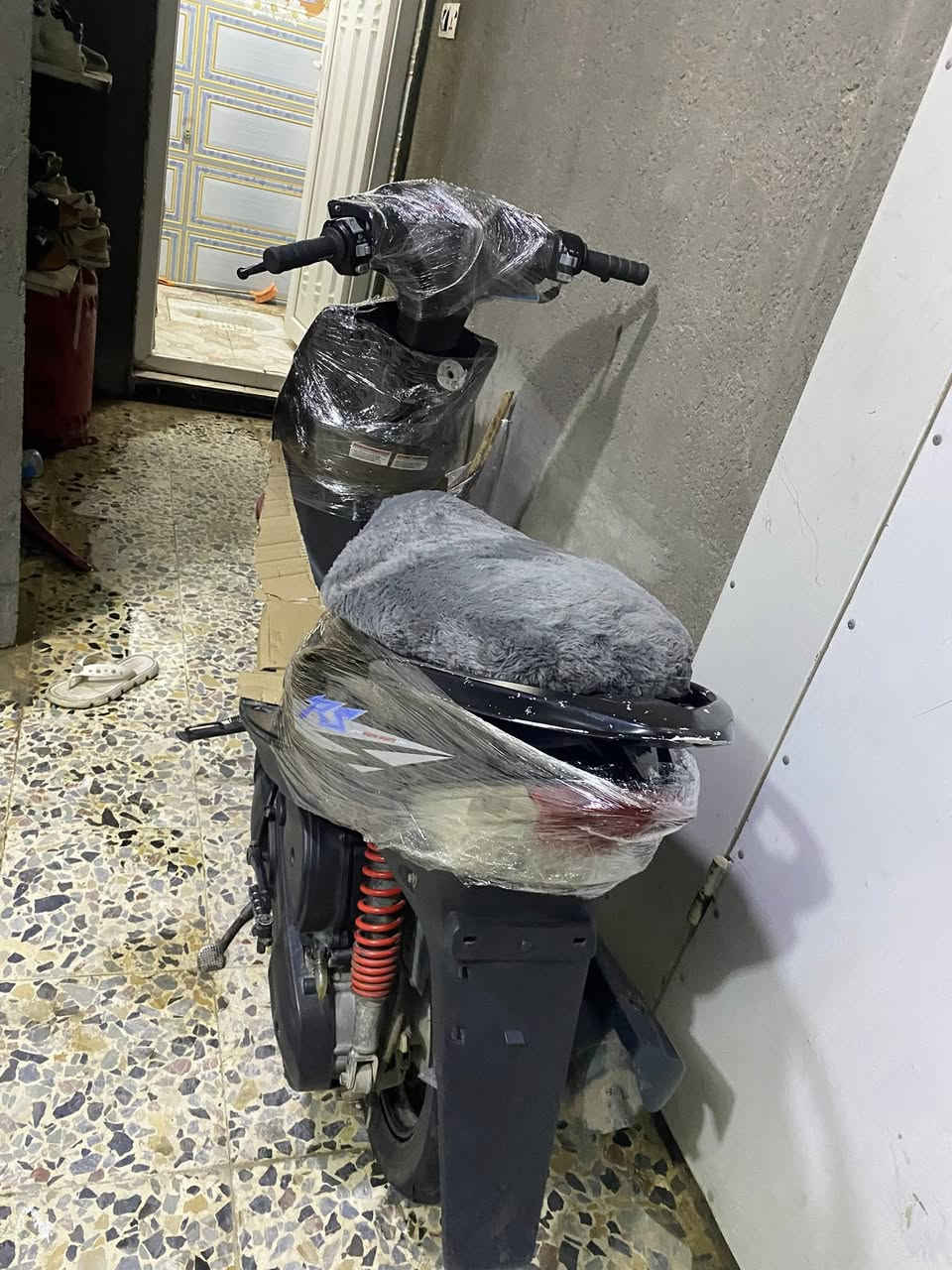 ماكس عدل للبيع دراجه بلاد فقط بوشه مبدل دراجه نضيفه كهربايات كلها شغال من طول للطول سعر ٦٠٠الف بيها مجال قليل شراي يخابر 
***********
