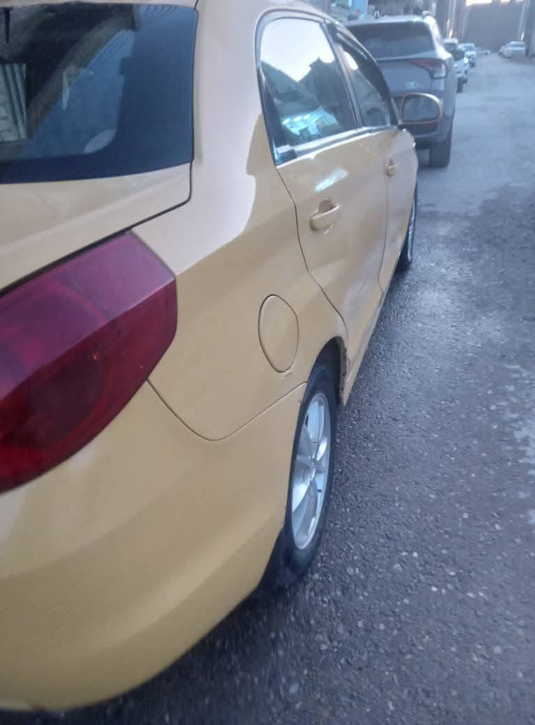 سلام عليكم شيري فلاوين 2011 رقم جديد سنوية مهايت السنه تنتهي السياره بسمي هيئه مصفره غرامات مصفره يعني ما مطلوبه ولا ربع تبريد شغال شرط تبريد ثلج تدفئه مكينه زينه او ما تبخر الكير الخامس مرات يفلت السياره نضيفه كهربائيات كلهن شغاله تجي او تكلب بيك خير او تدلل السعر 28او بيه مجال حك الجيه العنوان البصره اربع شوارع ***********
