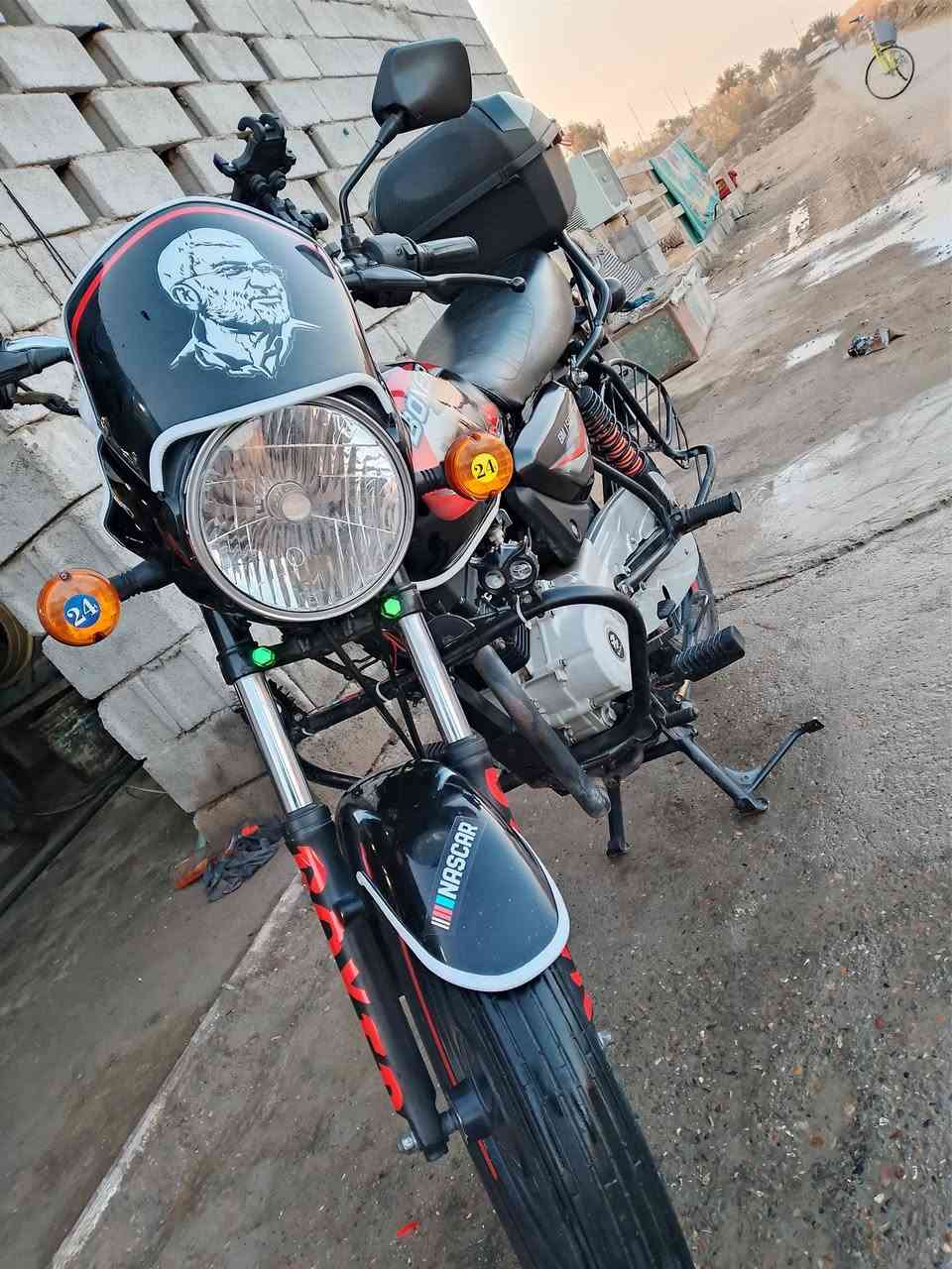 السلام عليكم 
للبيع او مراوس بدايوان او بوكسر جبلي 
بوكسر موديل 23 مرقم بغداد مميز تحويل ثاني يوم 
كله شغاله من التاير للتاير  عده السلف مرات يضرب بوش بس من بارده 
مكاني ديالى الخالص 
سعره خاص ***********
