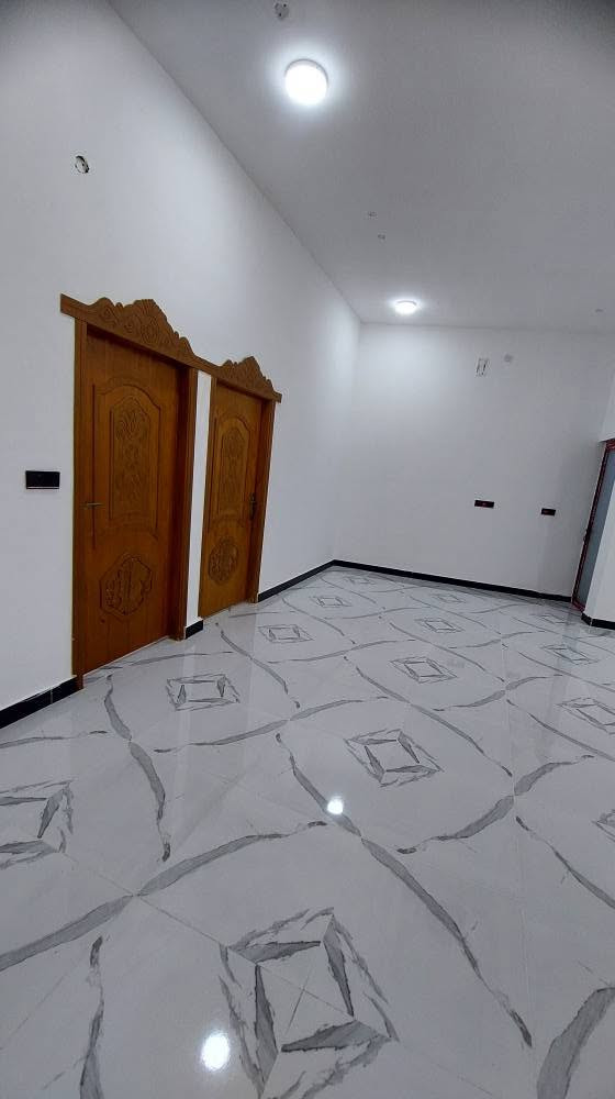 🏡 بيت للبيع – أبي الخصيب / محيلة طريق سيد حامد 

📐 المساحة: 250 متر طابو زراعي عراقي 
🗓️ سنة البناء: 2026

✨ يتكون من:
• 3 غرف نوم
• صالة واسعة
• ديوان خارجي
• كراج كبير
• حديقة
البيت مابي اي نقص 
✔️ جاهز للسكن مباشرة

⚡ كافة الخدمات متوفرة
📍 منطقة هادئة وشوارع مبلطة

📞 للاستفسار: *********** البصرة, العراق
