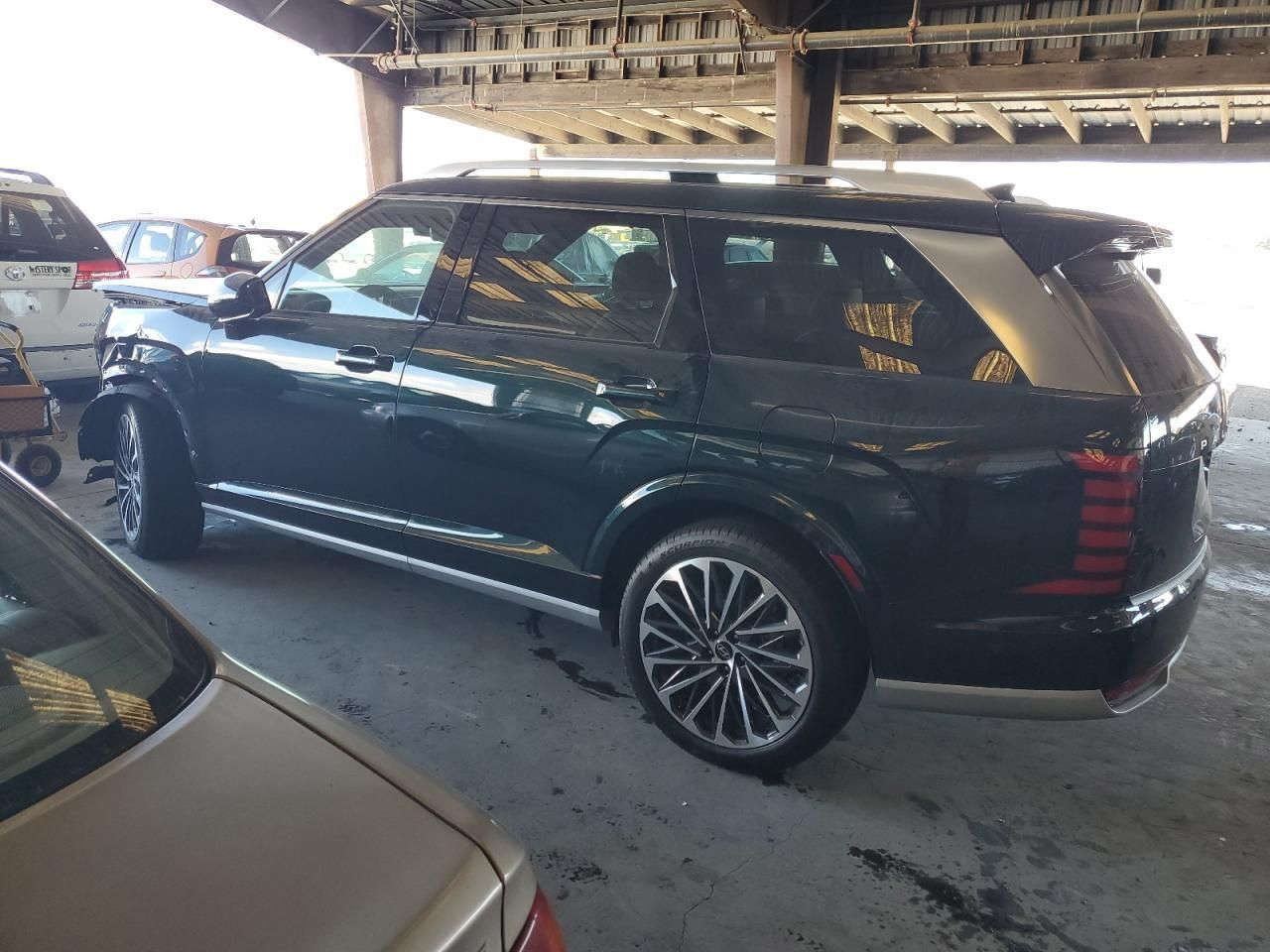 لاصحاب كتب الشهداء
للبيع هونداي بلاسايد الشكل الجديد
🎉 الموديل : 2026 الشكل الجديد 
⚠️ الضرر المسجّل: كما موضح بالصور 
📊  عداد المسافة : 1.019 مايل 
🛠️ المحرك 3.5 لتر  6 سلندر
💰 السعر : 275 واصل عمان 
السيارة حاليا مشحونه بالطريق مدة الوصول الى عمان 15 يوم
📍 للراغبين بالشراء التفضل بزيارة شركتنا  في بغداد 
 حي البنوك  - قرب الجسر
شركة سما البنوك للمزادات الامريكية 
للاستفسار
***********
