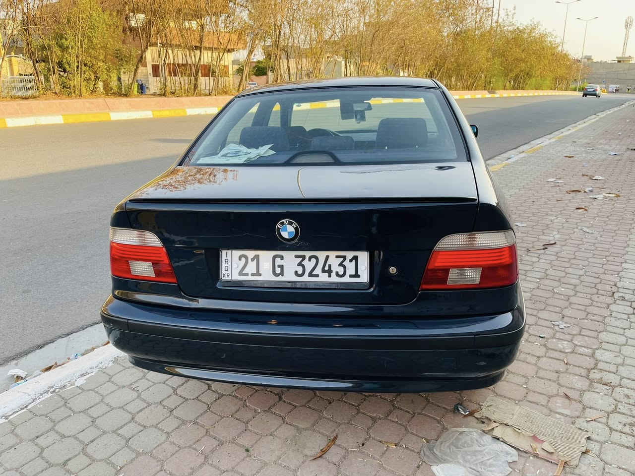 سلام عليكم 
Bmwموديل2001
حجم525
لون نيلي
گير و محرك مبدل530
رقم و سنويه جديد 2029
رقم سليمانية 
شرط تحويل 
سيارة با اسمي
تايرات جديد
فقط بونيت و جاملغ خلفي 
صبوغ أوروبي
كشنات بيلاد قماش داخل نيلي
 سيارة مابية نقص
ماشاءالله
سعر:118بيها مجال قليل
بدون زحمه الي مو  شراي لا يراسل
رقم موبايل📞☎️:***********
مكان كركوك💐
