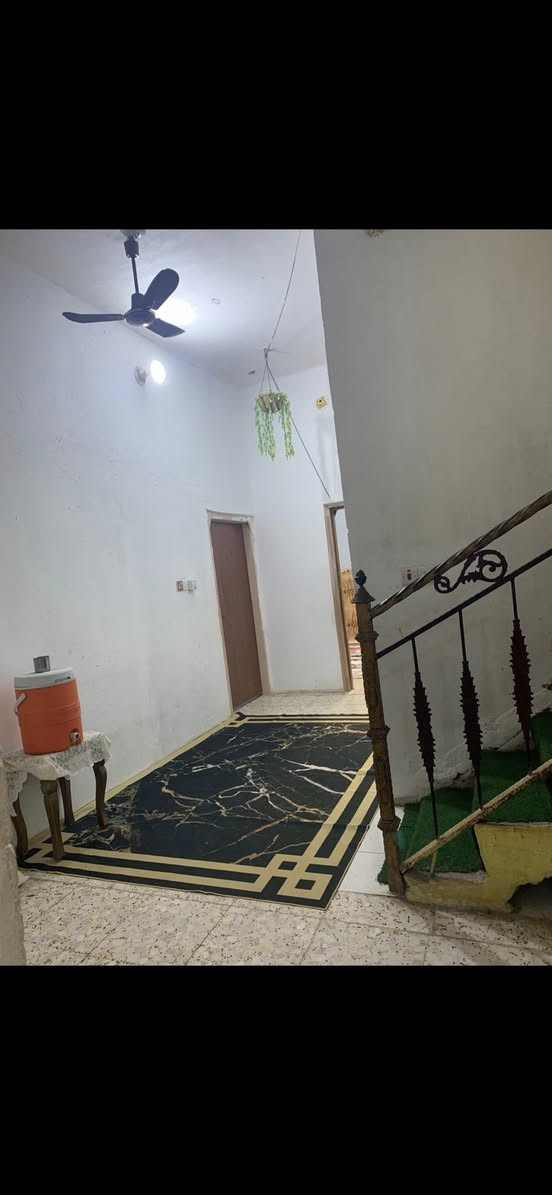 بيت للبيع وقف سني في أبي الخصيب حمدان على فوك مساحة 240 متر فيه غرفتين وصاله وموزع وديوانيه ومطبخ وطارمه ومنور وصحيات داخلي وخارجي السعر 73  وبيه مجال
للاستفسار 
***********
***********
