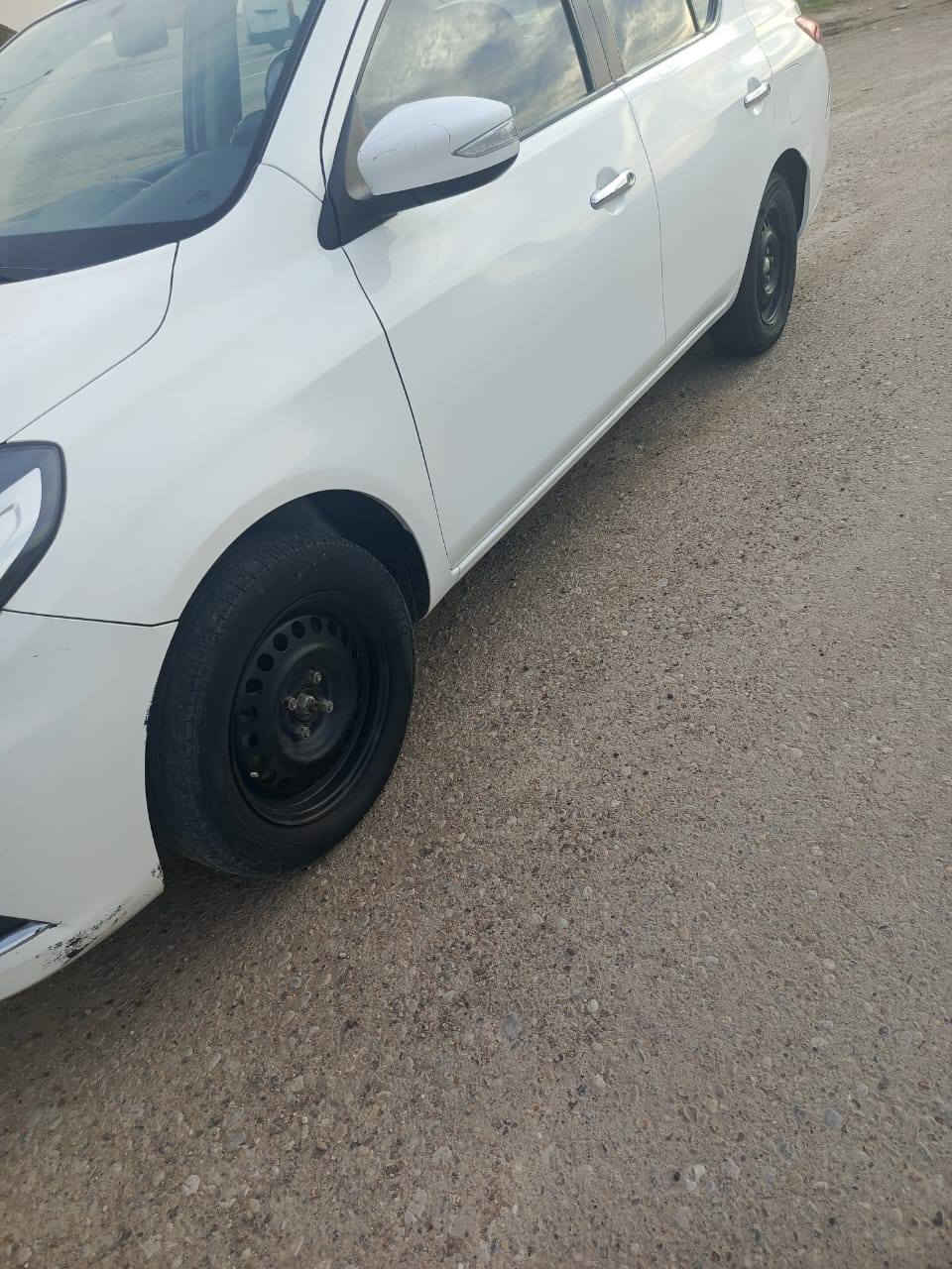 سلام عليكم سياره نيسان موديل رقم أربيل بسم عربي تريد وكاله تريد تحويل سياره جاهزه مكينه كير حداديه تخم تاير تبريد شغال السعر 115 وبيه مجال ***********
