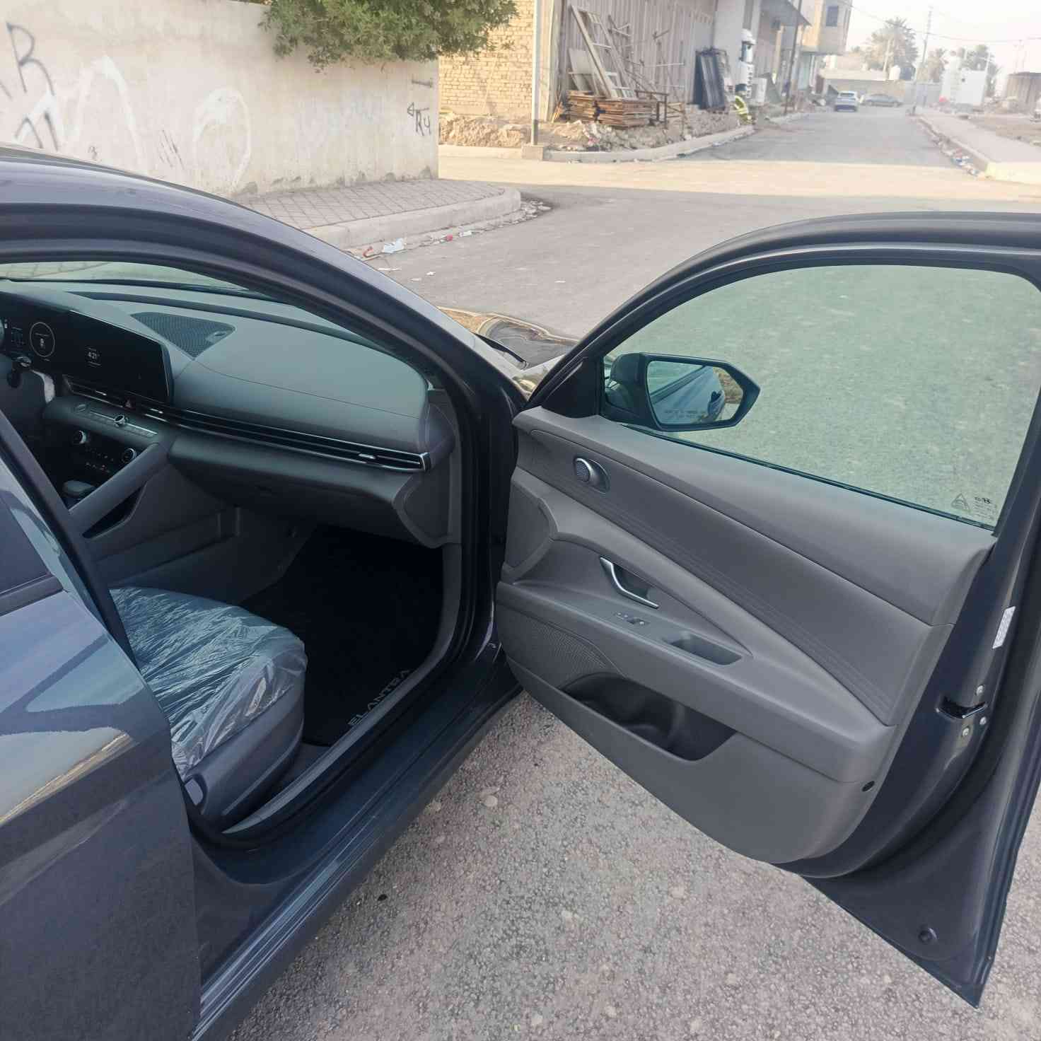 السلام عليكم
الانتره 24 مرقم شهداء سياره كفاله من دعاميه لدعاميه بيه بارد كد شبر بالبنيد مواصفات شاشه كامره تحكمات جيهتين شاشه دجيتل  بعد بيها مواصفات اهواي  ماشيه 25كيلو 
السعر 165بيه مجال 
الاتصال ***********
