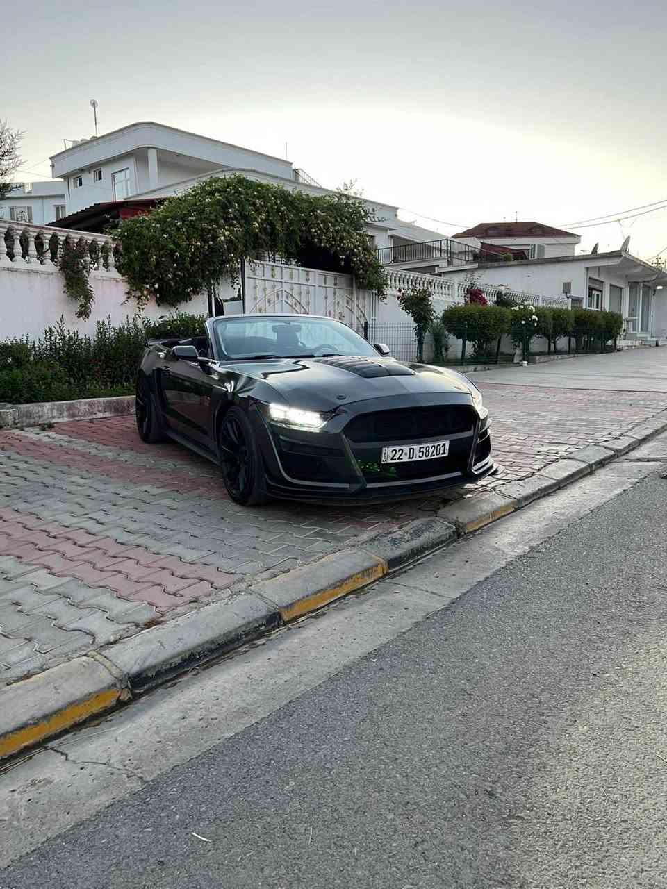 ٢٠١٧ سياره ٦ سلندر
٣ قتعه سبوغ گير مكينه شرت 
*********** أربيل, العراق
