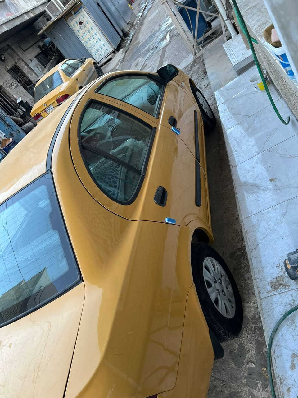 السلام عليكم طيبه ١٦ محرك كير شركه صدر امامي خلفي جديد كهربايات شغاله تخم تاير جديد جديد هيه مصفرة السيارة كفاله عامه بس بيهه تكحيلات بصيطه اي صبغ ضربه مابيهه والسيارة كامله من كلشي مكاني بغداد الكرخ قرب ساحت عدن السعر ٤٣ رقمي / ***********
