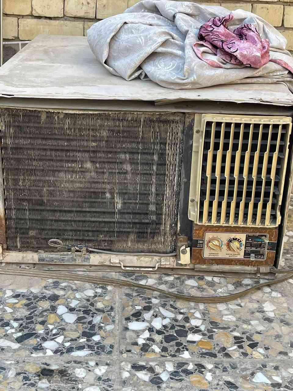 سلام عليكم مكيف جنرال طنين ونص على شغل تبريد ثلج مكاني بغداد سعر 300وبي مجال مكيف نضيف وشغال تبريد ثلج يشهد الله الوجه ماله موجود ***********
