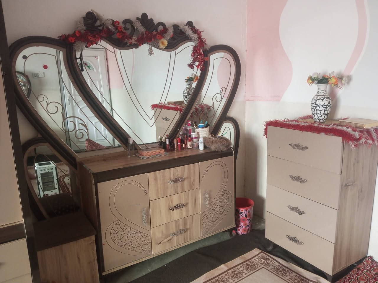 غرفة نوم للبيع. تركي ثقيل. 
السعر 900 وبيهه مجال. ***********
