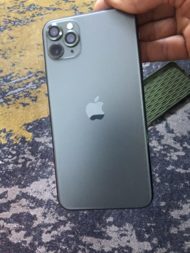 للبيع ١١ برو ماكس جهاز نضيف مال بيت الله يشهد بطاريه ٨٤ سعره ٥٥٠ رقمي *********** خابر ودلل مكاني مدينه صدر
