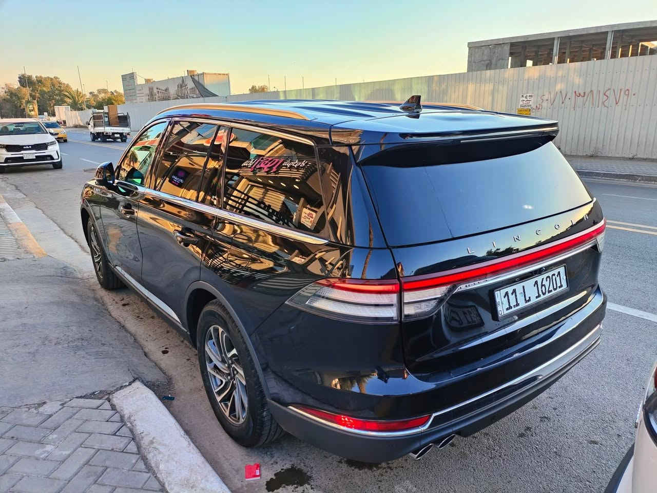 السلام عليكم لينكولن افياتور    ( طيارة  )
Lincoln Aviator 2022 
          حجم المكينة : 3500 تون تيربو
المسافه المقطوعة : 70 الف ميل 
      سيارة جديدة  وعزل صوتي مثالي  رقم بغداد الدولي 
         

#مواصفاتها 
1.شاشة
2.كاميرا 
3. مساج 
4.ويل كب
5.كشنات جلد اسود
6.كشن طيارة
7.كشنات كهرباء 
8.رادار امامي
9.رادارات جانبية
10.هند بريك بصمة
11.كامرات 360
12.كير دكم 
13.يدات الأبواب بصمة
14.صندوق كهرباء
15.لايتات زنون +لد
16.كشافات لد
17.حساسات خلفي امامي
18. هيترات بالكشنات
19. 7 راكب qiv
20.بصمة
21. 3 قطع تبريد
22.مري شفط
23. تشغيل عن بعد
24. ترحيب عن الاقتراب
فول مواصفات 1/1 جاهزة. 
حادث بسيط خلفي 
بيه هواي تفاصيل بعد للتواصل والاستفسار اتصل بنا 
   ***********  واتساب

