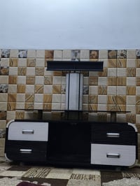 ميز بلازما • ١٢٠ سم • نضيف