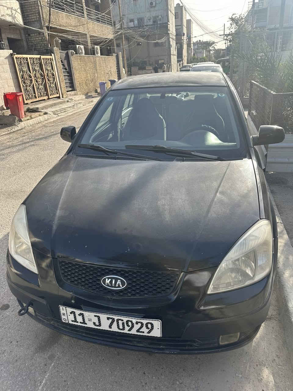 (السعر ٦٣ ورقه )٢٠٠٩ ريو رقم بغداد الجديد سنويه جديد  هزه قبل شهرين ادامه عامه للسياره صارله سنتين عندي ماشيه بهل سنتين ١٨ الف ميل فقط المشي العام الها ١٨٧ الف لاكن كير ومكينه جيد جدا سياره  حالتها جيده تايرات جدد شاشه كبيره. سماعات مال فورد الكشنات البلادي موجوده وبحاله جيده بيها ملاحضات كم رصعه واكو طلقه بلسقف خليت عليها فابلون ، ولكمبريس مو شغال مال تبريد  يشتغل فقط فان لو غاز لو اصلا عاطل ، مكاني بغداد الدوره تواصل  ***********
