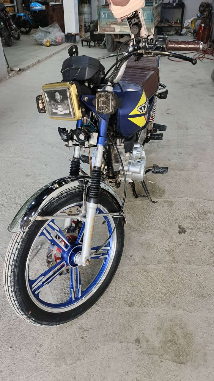 السلام عليكم دراجه سيفان موديل ٢٤ دراجه حلوه وما ناقصه شي مكاني بابل ابي غرق السعر ٦٠٠  وبيه مجال متواجد ٠***********
