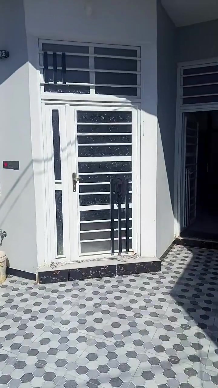 بيت في الخالص منطقه مقابل اسواق الغدير حي شمر ١٢٥ متر طابقين للبيع 
الاتصال عل رقم ***********
