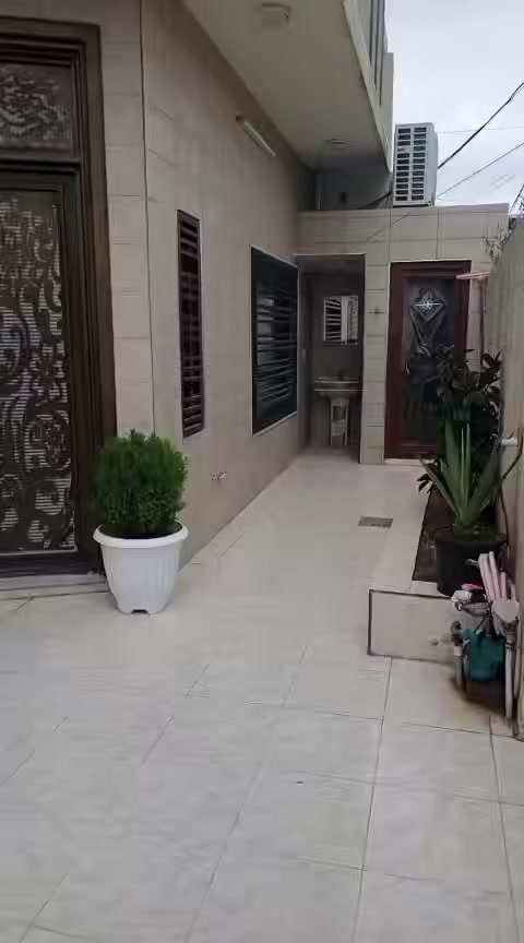 سلام عليكم بيت زراعي للبيع200 م. بناه جديد واسطي سيدين مركز عداله السعر 150 مليون للاستفسار ***********
