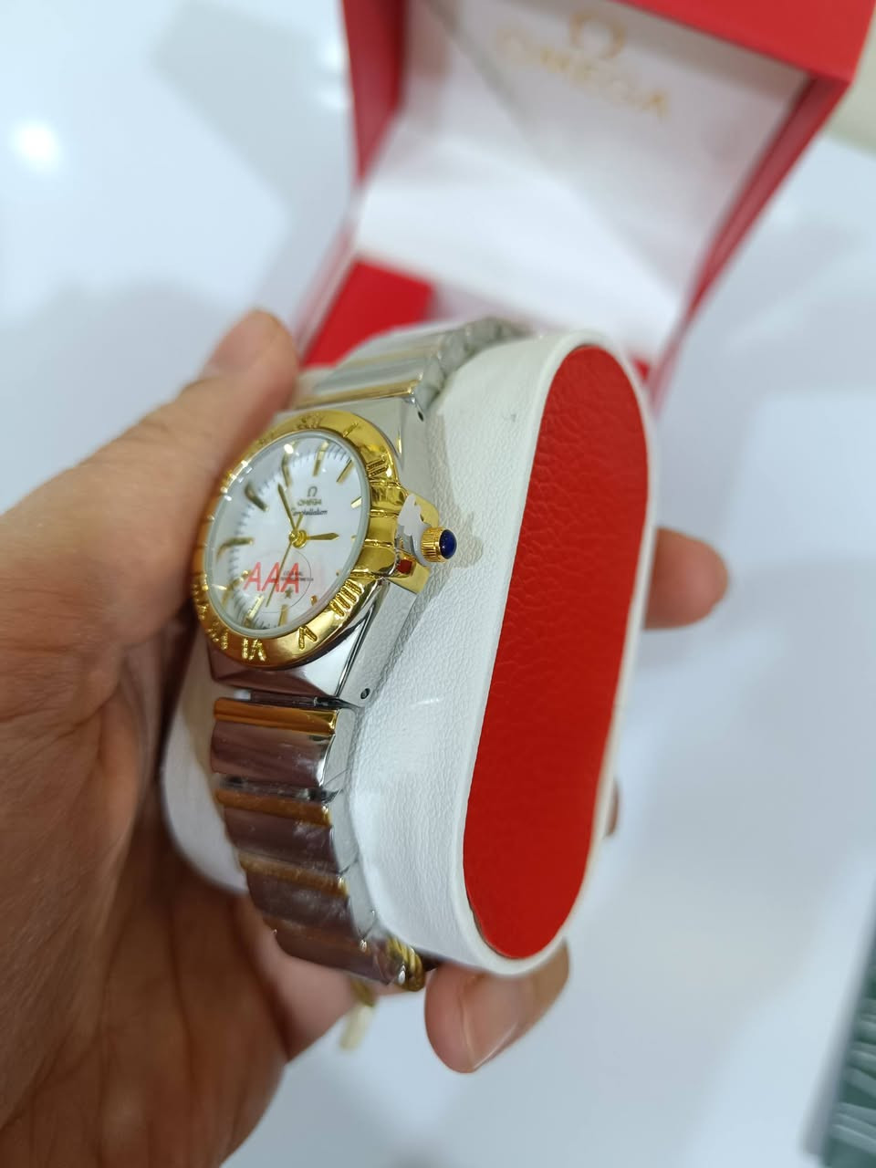 ساعه اوميكا نسائي ضد الماء قفل فراشه كوالتي عالي جدا


**إذا كنت صاحب هذا الإعلان وتريد حذفه لأي سبب، رجاءا أرسل رسالة إلى الدعم الفني**