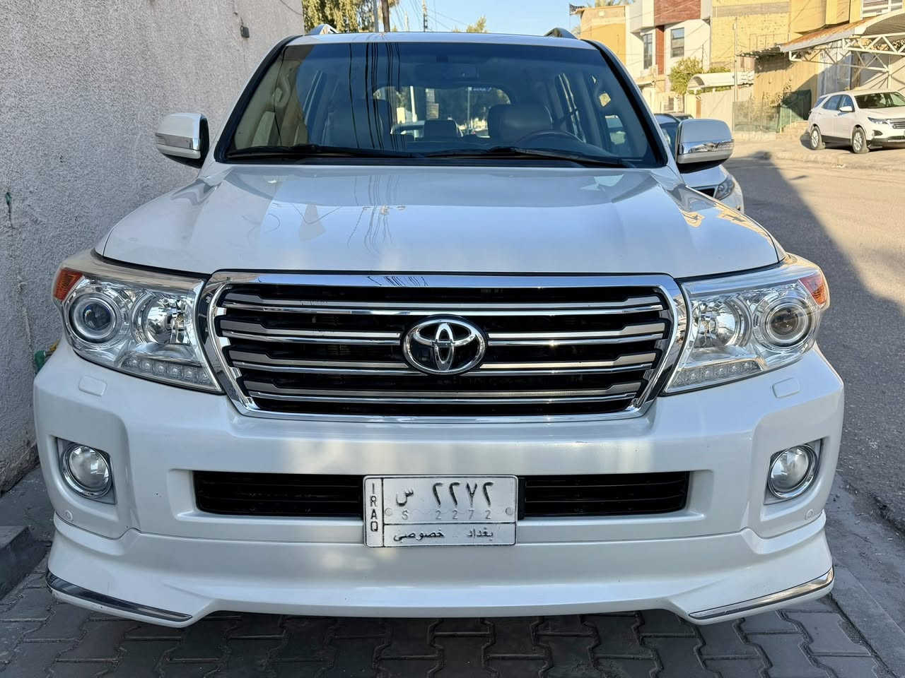 تويوتا لاندكروز 2015 ساز  فول مواصفات مكفولة كفالة عامة رقم بغداد مميز تنباع ويه الرقم سنوية باسمي كاملة من كلشي مابيه اي نقص داخل وخارج ماشيه 120 الف محرك 4000 سته سلندر السيارة جديدة جدا مكان السيارة كربلاء ***********
