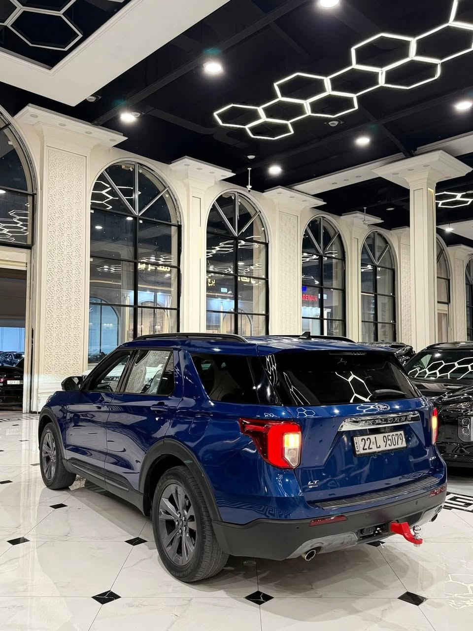فورد اكس بلوره 2023 وارد امريكي محرك 2.3 تيربو اربع سلندر اقتصادي وتسارع بنفس الوقت سياره ماشيه ٩٧ الف فول عدا بانوراما سياره بجم كبس فقط حادث خلفي صبغ صندوق وجاملغ جهه سايق تواصل واتساب *********** 215$
