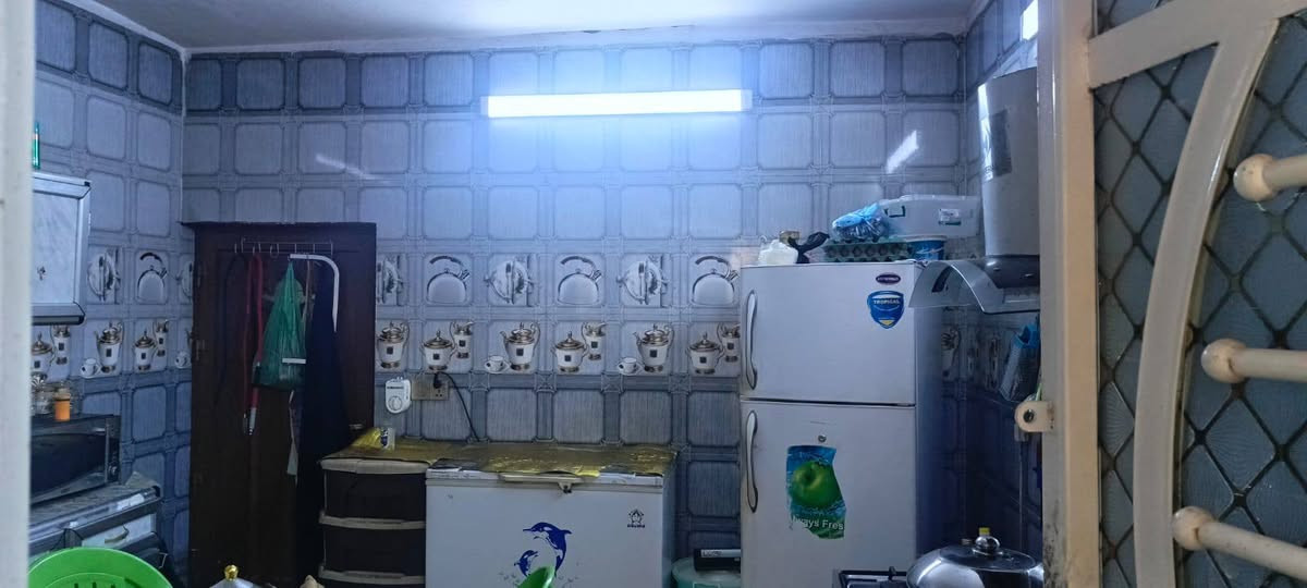 بيت للبيع 
الموقع : محموديه حي العسكري (حي ١٨)
فرصة مميزة لأمتلاك بيت سكني بمساحة ١٦٠ متر مربع ، طابق واحد مناسب للعائلة وجاهز للسكن .
مواصفات البيت :
غرفة نوم 
غرفة استقبال
مطبخ
حولي 
صحيات مشترك داخلي 
صحيات خارجي
بيتونه 
غرفة في السطح
حديقة 
ولتفاصيل اكثر تابعوا الفيدوهات والصور .

السعر الاتصال على الهاتف 
***********
