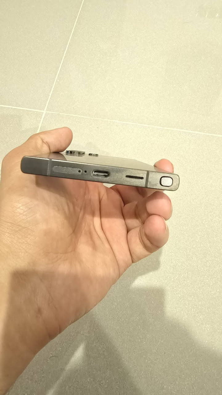 تلفون s24 اللترا ذاكرة 256 تلفون جديدددد اللون اشود طافي وضمان بي بعدة يخلص الضمان بشهر ال9 الجاهز استعمال بيت وبشرط ابيعلك وكالة لا مجدد ولا بطيخ بالسوك ماكو كلة مجدد او اكتف الي يعرف بالجهاز يعرف شجاي احجي السعر 1.050.000 وبي مجال حك الجية الكارتونة ويا الجهاز  الشراية يتفضل خاص مو شراي لتعبني لان بايعلك شغلة نظيفةةةة تترحملي عليها العنوان بغداد تقاطع درويش واتساب ***********
