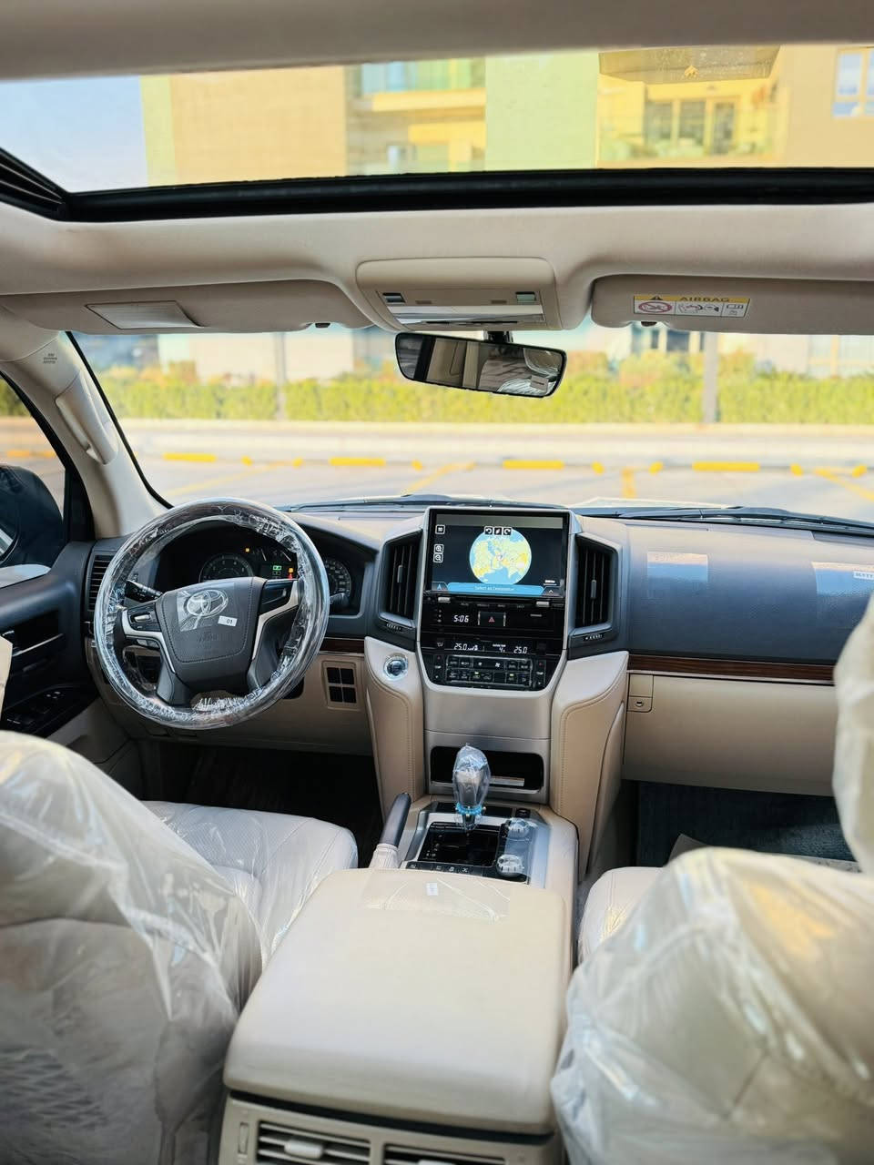 تقبل الله صيامكم و قيامكم صوما مقبولا وافطارا شهيا
تویوتا لاندکروز 2018 GXR فوول مواصفات شرکە ساس 
فولل فول مواصفات وایت ئیدیشن 
مسافە المقطوعە : ١١٥ الف کم حقیقی بشرط 
محرك ٨ سلندر ٤٧٠٠ کل غراض بلادی موجودە 🔷
‎سیارە حیل جدیدە و احلی من الصور كلش جديده .. 🔷

السعر / ٤٨٥ و بیها مجال کلش بصیط جوە السوق
مکان / السلیمانیە مرکز المدینە 
موبایل / ***********

🔷سیارە مکفولە کفالە عامە من کلشی بشرط بدون صبوغ بدون تبديل بدون بارد حتی بدون مکان حسو بدون حالوب کلشی بشرط حیل حلوە و جدیدە ماشالله 
محرك و الگیر بشرط شهر مامفتوح و ماملعوب بیە بشرط بدون صوت او تبخیر او ای خلل جاهزە میە بل میە 🙏🏻

مواصفات GXR فوول شرکە ساس وایت ئیدیشن 🔷
( فتحە ،، بصمە  ،، ایرباک بردە ،، وایرلیس جارج ،، ٤ كاميرا ،، تشغیل عن بعد ،، کشنات جلد ،، طفايه ،، ثلاجە ،، کشنین کهربائی کشن سایق ٣ دگم،، نیضام ئیکو ،، لایت حساس تنضیف لایت ،، مرایات شفط و قلاب ،، حساسات امامی و خلفی ،، لایت سودە و لید و زینون بلادی ،، داخل بیجی ،، ستیرن فولیوم و بعد هوایە مواصفات بریم المعروفە ...) 

السياره بيها تراي ونعومه ومتعه بالقيادة جدا رائعه 
 سياره كلش جدیدە و جاهزە میە بل میە من کل نواحی الحمدالله ماتلگا حتی ای نقص بصیط  ....

 4 تایرات بلادی جدیدە دانلوب اصلی ...
سنویە و زنکە و رقم فحص و هزە کلها جدیدە و جاهزە ...
صدر و حدادیە بشرط بلادی جاهزە میە بل میە ...
