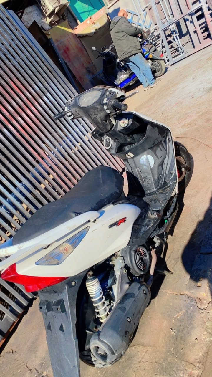 سلام عليكم دراجه للبيع ثعلب الدراجه نقصه باتري دراجه حلوه ونضيفه مختمه السعر ٣٥٠ المكان الحريه الاتصال ***********
