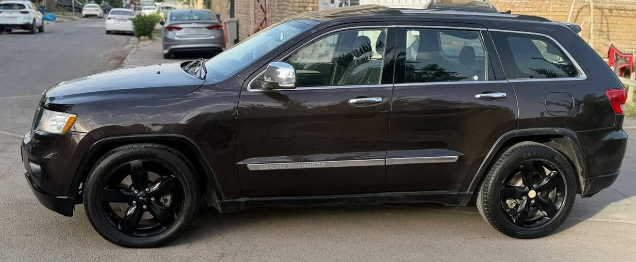 جيب كراند شيروكي أوفرلاند Jeep Grand Cherokee Overland. 
موديل 2011 محرك هيمي 5700 رقم بغداد بأسمي هزه وسنويه ورقم كلها جديده
سياره مبرمجها عالبانزين العادي
فول مواصفات
بصمة تشغيل بصمة ابواب صندوك كهرباء فتحة سقف سلايت كشنات جلد قرميدي اني مغلفها اسود كشنات وكهرباء وخزن كرسي وبجم زنون تبريد بالكشنات ستيرن هيتر تحكمات ستيرن وضعيات قياده شاشه كاميرا والخ
سياره بيها قطع صبغ ابيعلك حزام بدون ضربات  بدون شاصي بدون دواخل مطخطخه ومصبوغه اقل الحزام  ...السياره بدون اي دواخل
وصور حادث امريكا بالمنشور

محرك مكفول ادامه كامله وكير مكفول صدر امامي خلفي جديد سياره نظيفه شلعتها ترايها يخبل

 سعر 133 ورقه 

 
العنده مراوس خلي يدزلي ع خاص او واتس اب 

بغداد الكرخ العامريه
للاستسفار اتصل او واتس اب
***********
