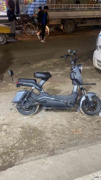 دراجه شحن حجم 14 بطاريات نظيفه وبحاله جيده  عدد السرع 3  اربع بطاريات ...