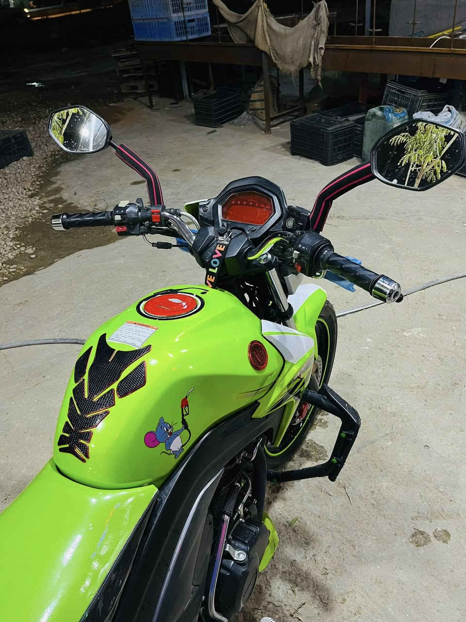 السلام عليكم 
من رخصه الادمن 
هاوجي KA 
للبيع مسجل وكأمل 
موديل 2023 
تحويل ثاني يوم 
مابيها اي نقص دراجة فول شرط الفحص 
سعرها 18 ونص بيها مجال قليل 
هـ ***********
