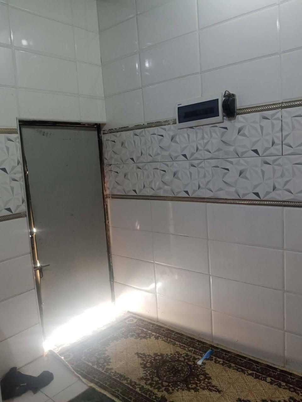 بيت عند البو حجر 100 متر عشارع يم مدرسة اكد قريب ع منطقة 22  بناء حديث ونظيف
البناء غرفه وصاله ومطبخ سيراميك ارضي وجدراي البراني مكامله 
كهرباء ماء خط مولد نت ضوئي 
السعر 20 مع المجال


**إذا كنت صاحب هذا الإعلان وتريد حذفه لأي سبب، رجاءا أرسل رسالة إلى الدعم الفني**
