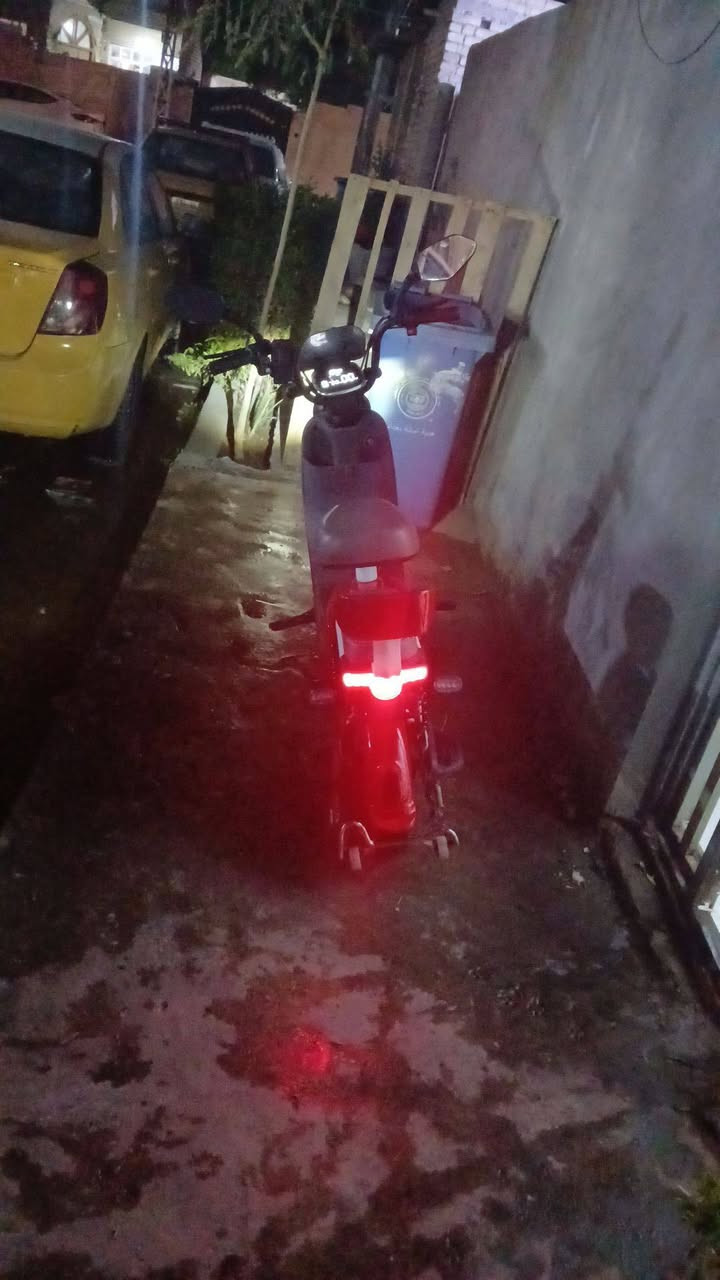 السلام عليكم دراجه شحن موديل ٢٠٢٥ دراجه نضيفه تمشي حته زيونه تاصل ياولد لبيع وهاذه رقمي ***********
