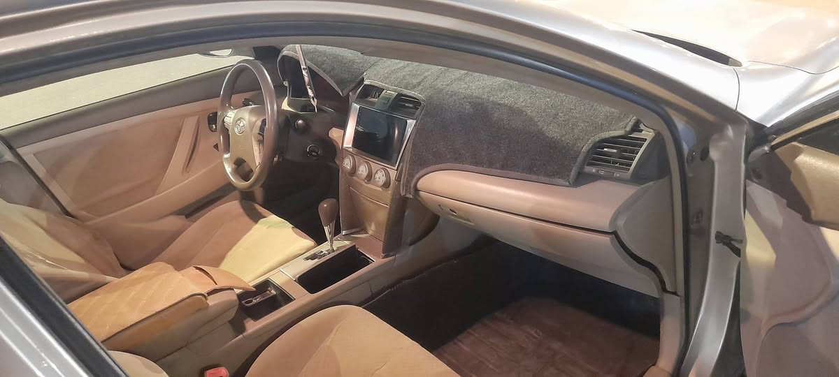 السلام عليكم..
كامري موديل ٢٠٠٧ ليبل واحد بدون 
دواخل حادث جاملغ خلفي اسلايت
شاشه كامرة تحكم استيرن اكروز سرعه
محرك سته سرندر  رقم وهزة وسنويه جدد
السعر ٨٩ وبيها مجال العنوان فلوجه
*********** واتس
***********
