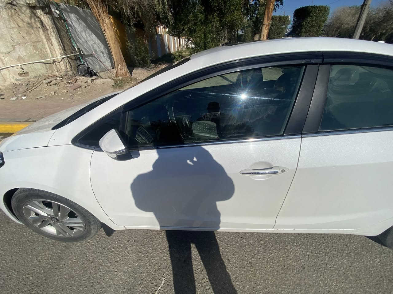 سلام عليكم
فورتي وارد امريكي

موديل ١٦

فول مواصفات ١/١

فتحة
كاميرا خلفية

شاشة اصل كبيرة 

شاشة اعطال

بصمة ابواب

دخول ذكي

مرايات جانبية قلّاب

كشنات جلد ومغلفة بجلد ايضا للنظافة وحماية الكشنات والجلد الاصلي.

اشارات جانبية

لدات بيض

زنون

بصمة جنطة

مطريات

محرك ٢٠٠٠ كفالة مع الكير والتبريد والكهربائيات .

اللون ابيض

رقم بغداد انكليزي جديد مع سنوية لغاية ٢٠٣٠ بالاضافة الى هزة جديدة

ماشية ٧٦ قابل للزيادة

حادث خفيف جدا ( جاملغ وطعجة بنيد متتجاوز ٢٠ سنتمتر ولحد الان ما مصلحة )

السيارة نظيفة ومرتبة

السعر ١٢٨

للتواصل / *********** حسين / المكان كربلاء
