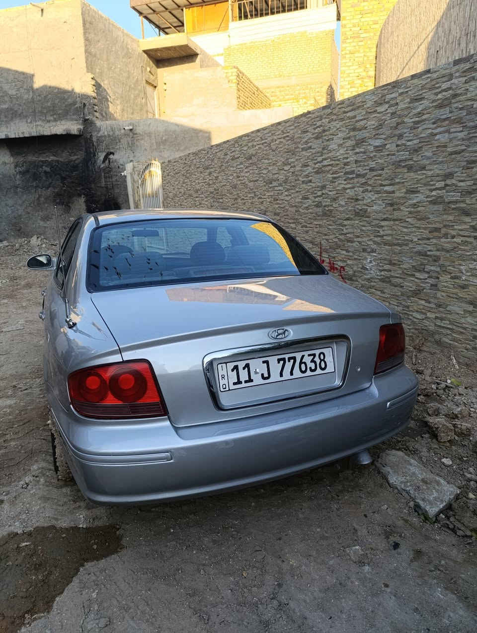 السلام عليكم و رحمة الله 
سوناتا موديل 2005 ماشية 137 الف حقيقي محرك V6 / 2700 رقم بغداد باسمي سنوية و ارقام و هزه جديد كير و مكينه خير من الله تبريد ثلج و تدفئة شغالة سنتر لك بلاد ارضية مغلفها جلد السيارة مصبوغه عام جمالية السيارة مسويلها ادامه كامل (فيت بم - بخاخات - بلاكات - ايرات بلاكات ـ مجاول ـ الحدادية الأمامية و الخلفية ـ باتري كله جديد)
السعر: 67 
مكان السيارة حلة
للاستفسار ***********
