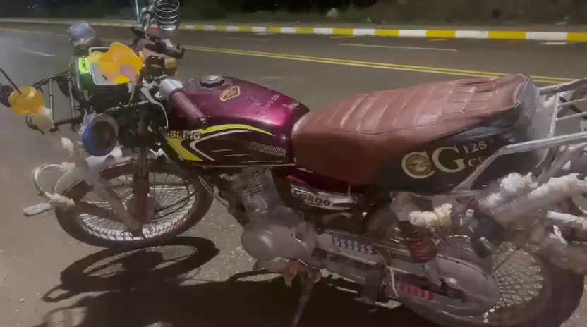 السلام عليكم   الموطور للبيع مابيه اي نغص  وبعد انضف من البصوره ومليان فدراليات ونشرات  السعر 350 وبيه مجال التصال ***********
