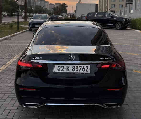 السلام عليكم مارسدس E200
فول مواصفات للاخير. 
السعر  ( 405 )ورقة وبي مجال بسيط 🔥

مكفولة من الضربة والبارد والصبغ  ماشية (41)الف 
موديل 2022AMG بل كامل
مواصفات
سلايد
رادار 
• رادار جانبي امامي وخلفي حساسات 360 درجة
• نقطة عمياء
• تحديد مسار
• تنبيه خطوط الشارع عند الانحراف
كشنات كهرباء
لايت زينون بلاد
بصمة تشغيل
Mercedes Benz E Class2022 E 200     AMG
(وكالة المانية ضمان بصمات 2) 
رقم اربيل الجديد بأسمي هزة وفحص كلة جديد فول مواصفات السيارة على ايدي السيارة وصيناتهة ودهنهة كلهة بل شركة  
 فتحة سقف انارة  داخلية متغير الالوان 

انضمة قيادة سبورت وسبورت بلاس فول الفول السيارة

مكان السيارة بغداد  حي الجهاد

 رقمي ***********
