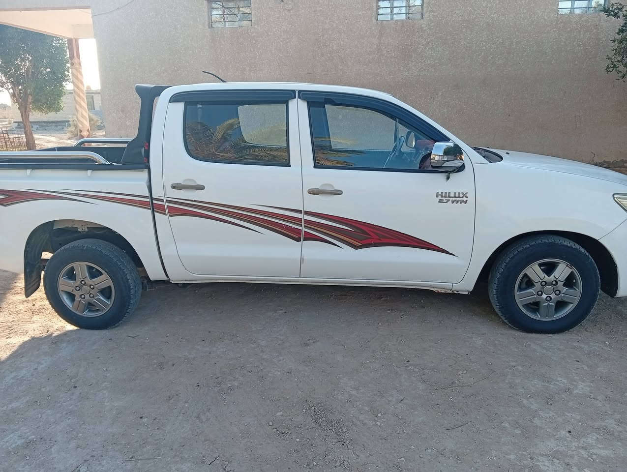 السلام عليكم سياره البيع
هايلوكس 2014 كويتي شاصي 19 سياره كامله مكمله 
الاستفسار ***********
