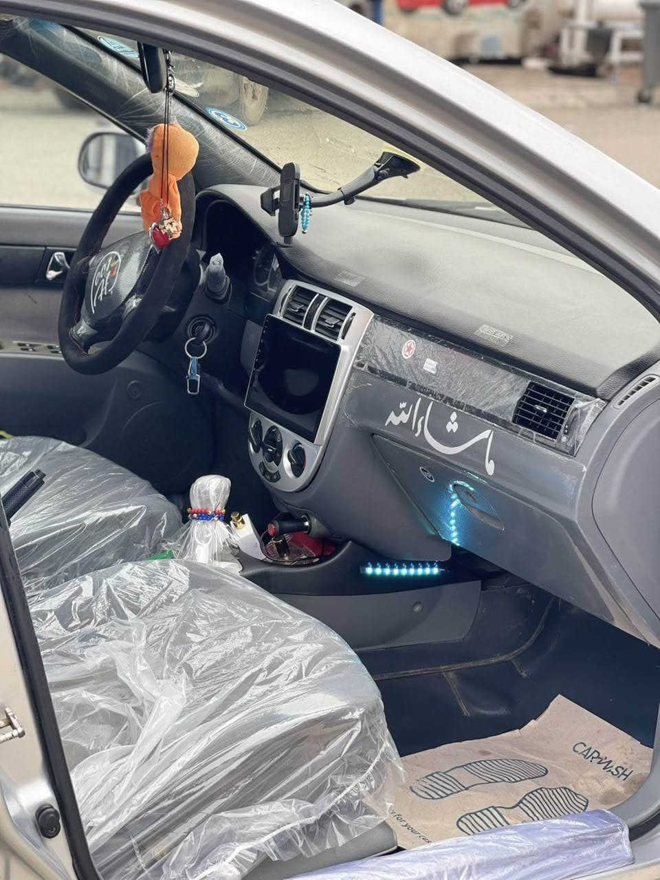 شۆفرلێت ئۆپترا 2009 ئۆتۆماتیک  سەیارەیەکی پاکو جوان دوپارچەی بۆیاخە بێناو گرتن بێ کاڵ بونە و بێ گەڕی گێڕ و مەکینە بەشەرت شاشە ئاوێنە کارەبای تایە  و ویلی نوێ سعری 70 گەڵاو معامەلە 
ژ.م 
*********** السليمانية, العراق
