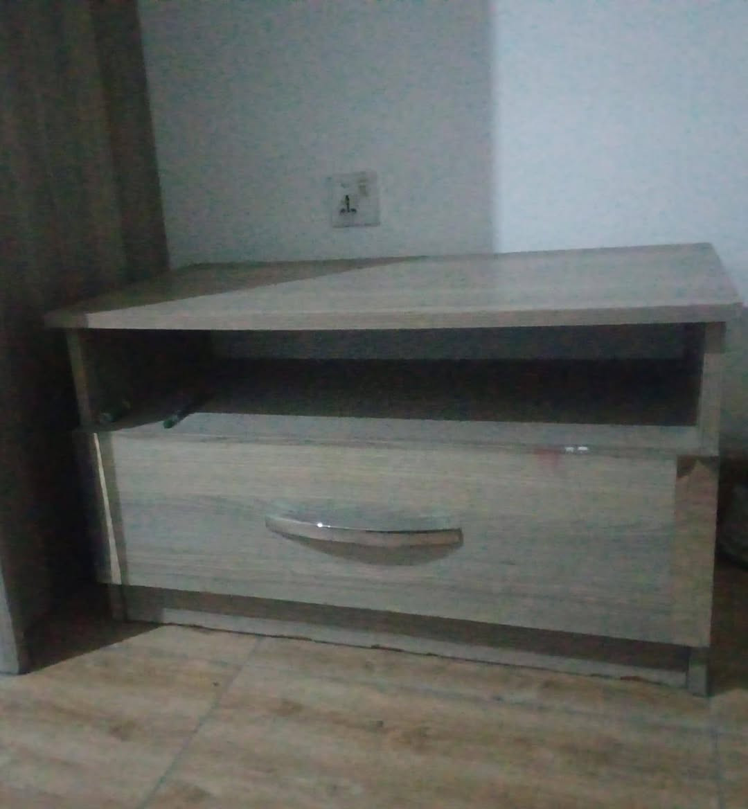 بيع مستعجل غرفه نوم 6 قطع. 
بدون ضرر 
سعر 200 قفل عنوان اربيل ***********
