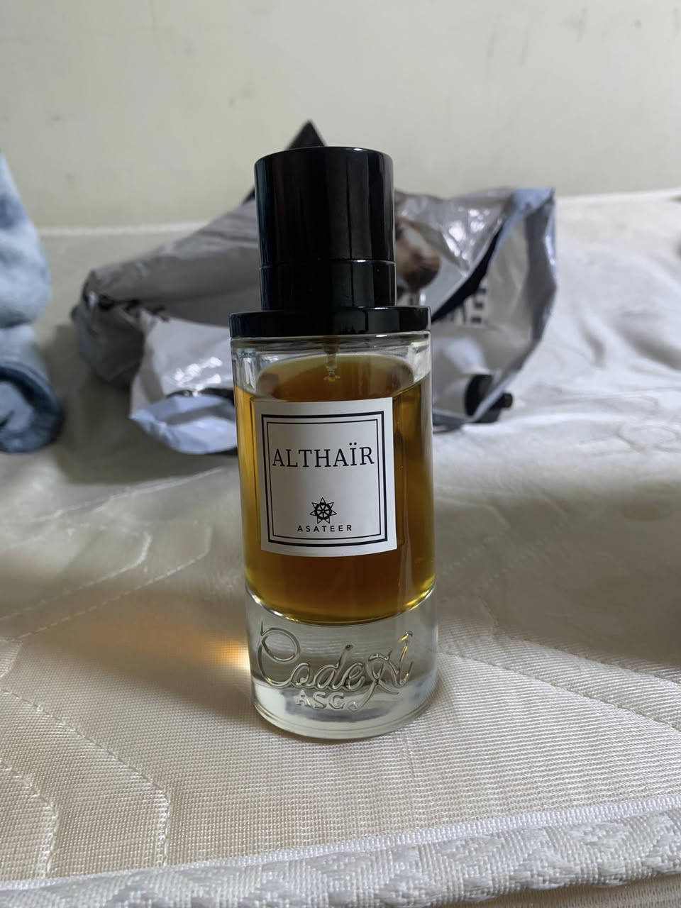 وسيمفوني بسعر وحده ماستخدمه بس 6رشات منه عطر كلششش راقي بس محتاج فلوس 
والوردي كلشش سكسي وراقي الي هو BACCARAT 
والثاني الي هو البني ريحته كلشش حلو فانيله هيج شي بس كلشش طيبه ريحته الي هو ALTHAÏR


**إذا كنت صاحب هذا الإعلان وتريد حذفه لأي سبب، رجاءا أرسل رسالة إلى الدعم الفني**