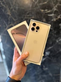 آيفون ١٦ برو ماكس • ٢٥٦ • بطارية ٩٢