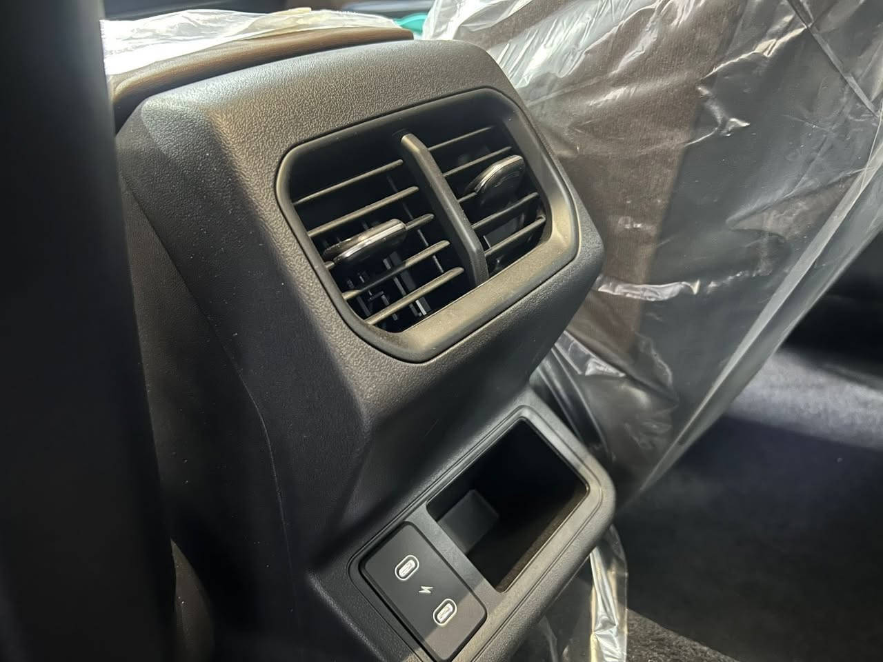 كي4 2025 ضمان الشركة الدولية 5 سنوات مع 4 تبديلات دهن مجانية ماشية 1700 كم لون رمادي بصمة تشغيل عن بعد مكينة 2000 دوش كير atالسعر29 مليون ***********@إشارة
