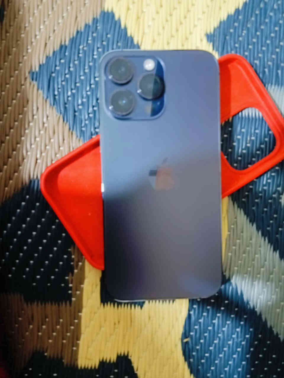 سلام عليكم
اخون جهاز ايفون 14 برو ماكس 
البطاريه 92 
الذاكره 256 
الجهاز نضيف 100 بل 100 
سعر 850 وبي مجال قليل 
زلغ واحد مابي اذا لكيت بي شخط تاخذه بلاش
مكاني بغداد مدينه الصدر فيس ممتواجد 
***********
