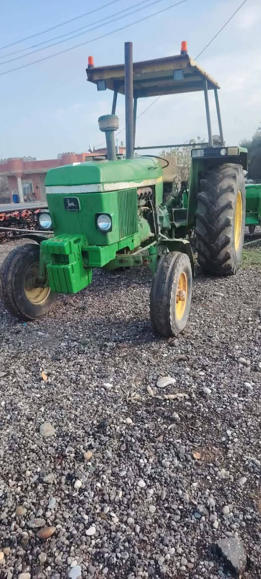 جوندير 18
جاهز هودرليك شغال محرك نضيف 

 رقم وياها دسك حجم12

الموقع جنوب الموصل 

***********

***********
