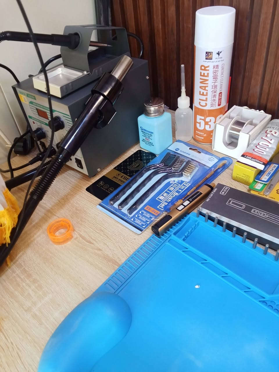 بفضل الله تم فتح صيانة الموبايل لجميع الاجهزة بأنسب السعار المكان الناصرية شارع المحطة مكتبة المجتبى ***********
