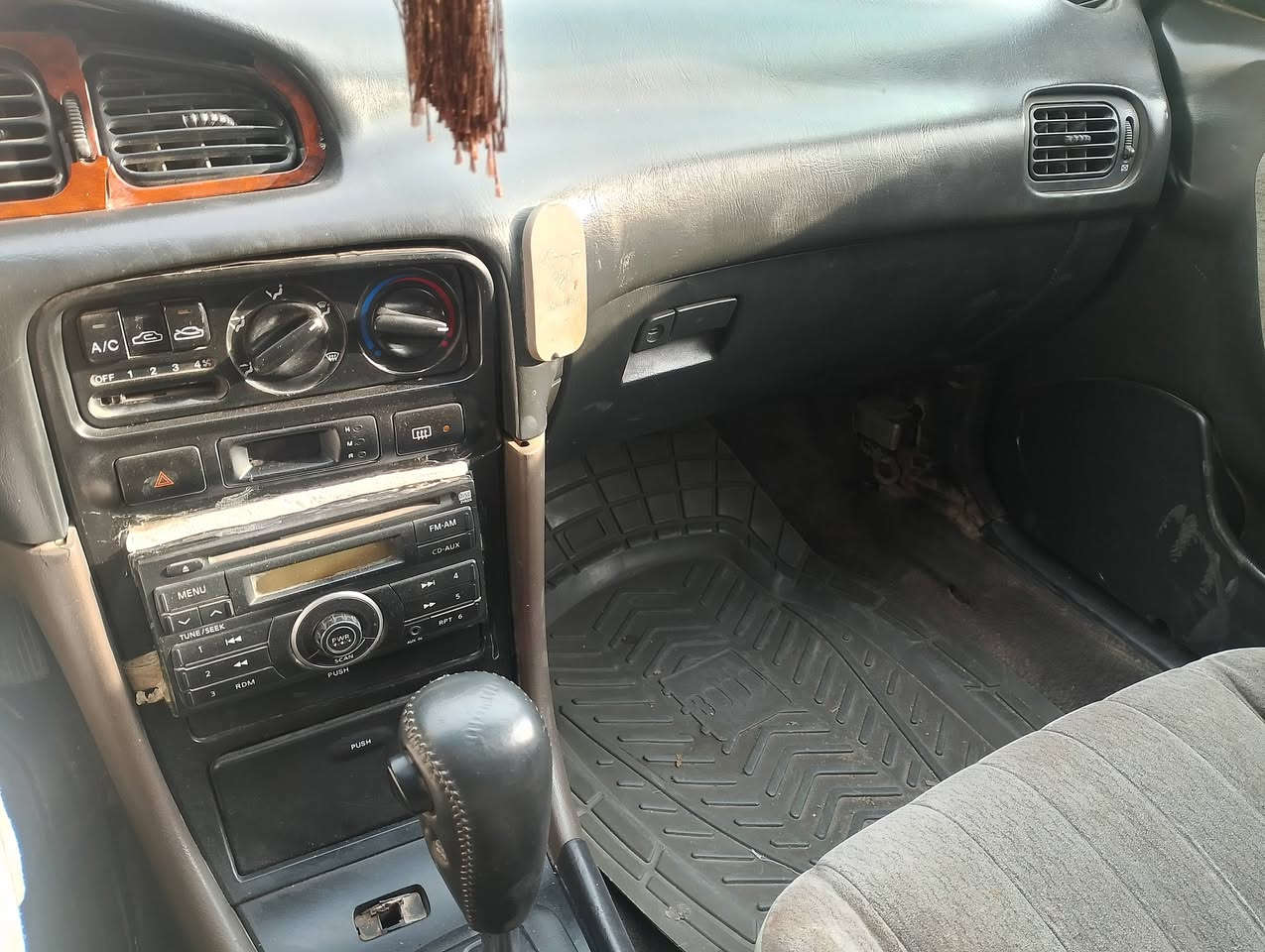 السلام عليكم سوناتا تو موديل 94 رقم دولي انبار هزه جديده السعر 38 وبيها مجال مكانها الصويره محرك وكير خير من الله. كير أوتو تحويل ثاني يوم التفاصيل ***********
